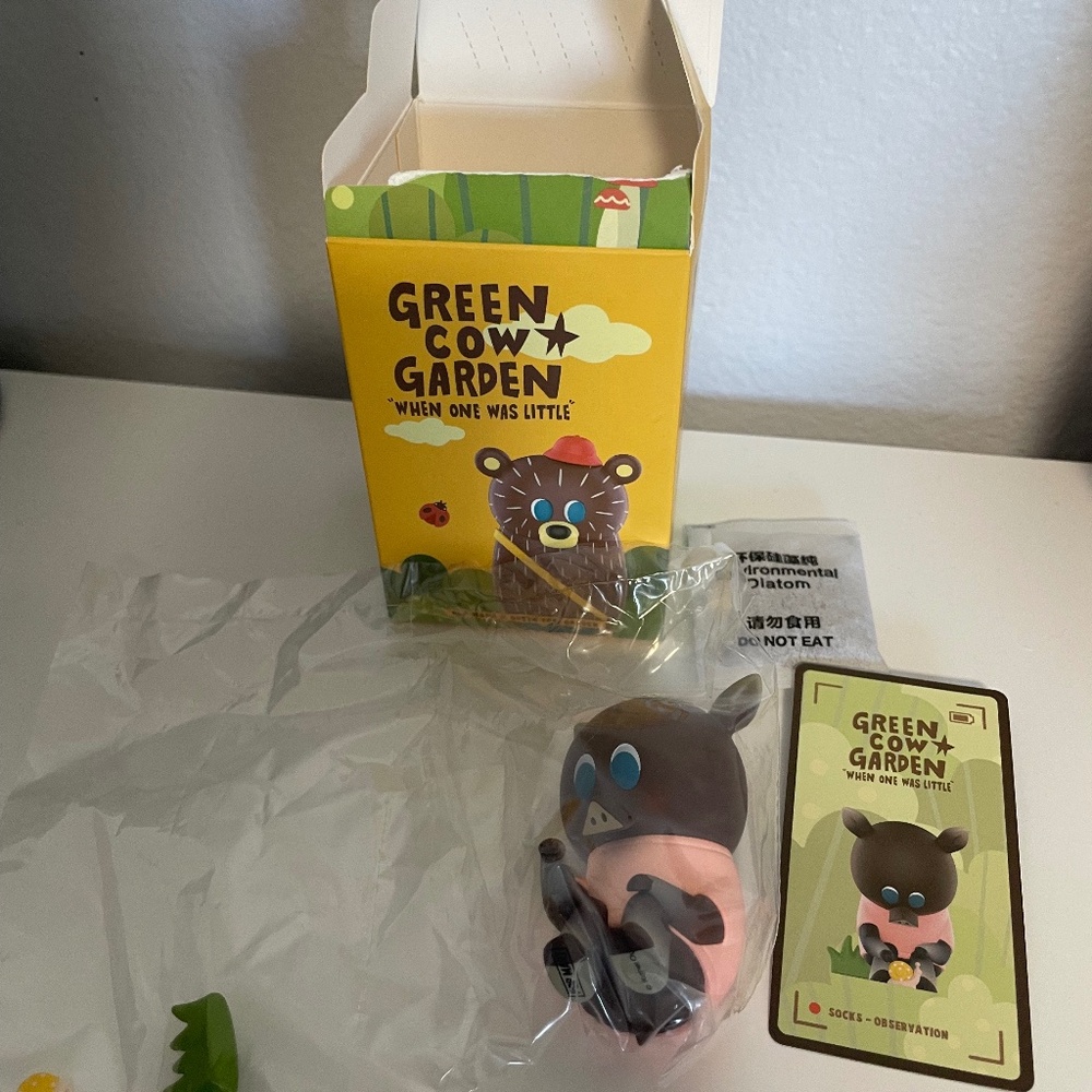 Pop Mart Green Cow Garden Blind Box Socks Observation
